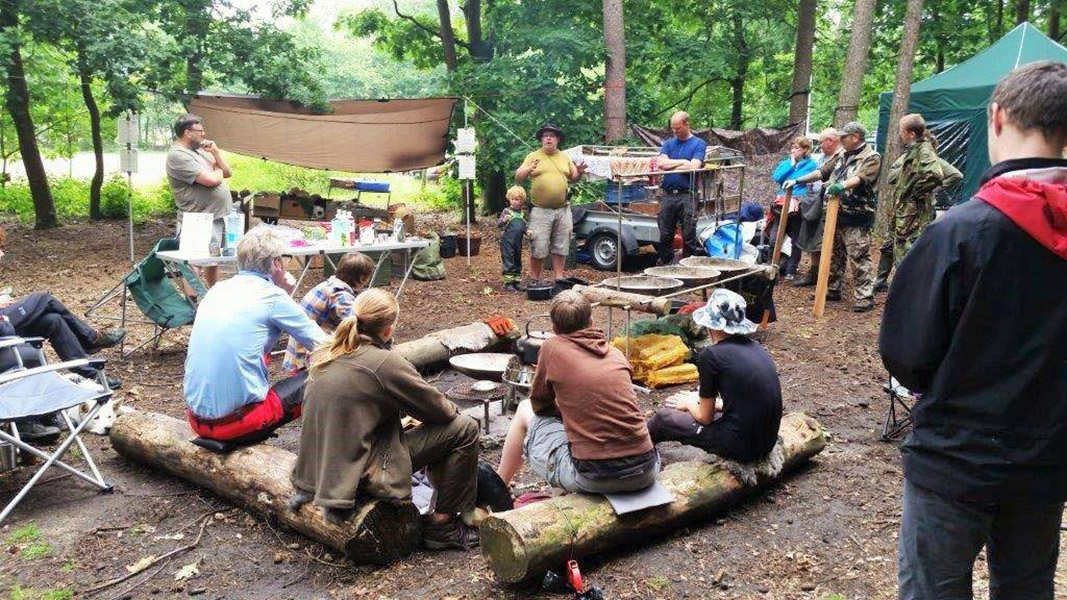 //www.dezeeuwsezaken.nl/wp-content/uploads/2017/01/bushcraftshop-outdoor-2.jpg